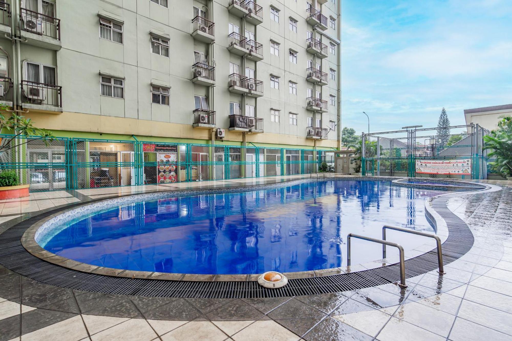 Oyo 94100 Gateway Pasteur Apartment By Ilyasa Bandung Exterior foto