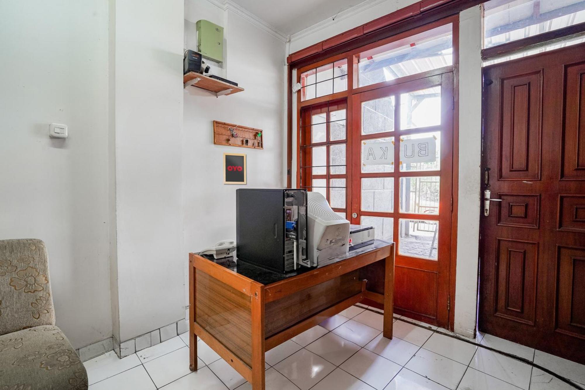 Oyo 94100 Gateway Pasteur Apartment By Ilyasa Bandung Exterior foto